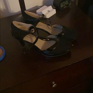 Bandolino high heel shoes